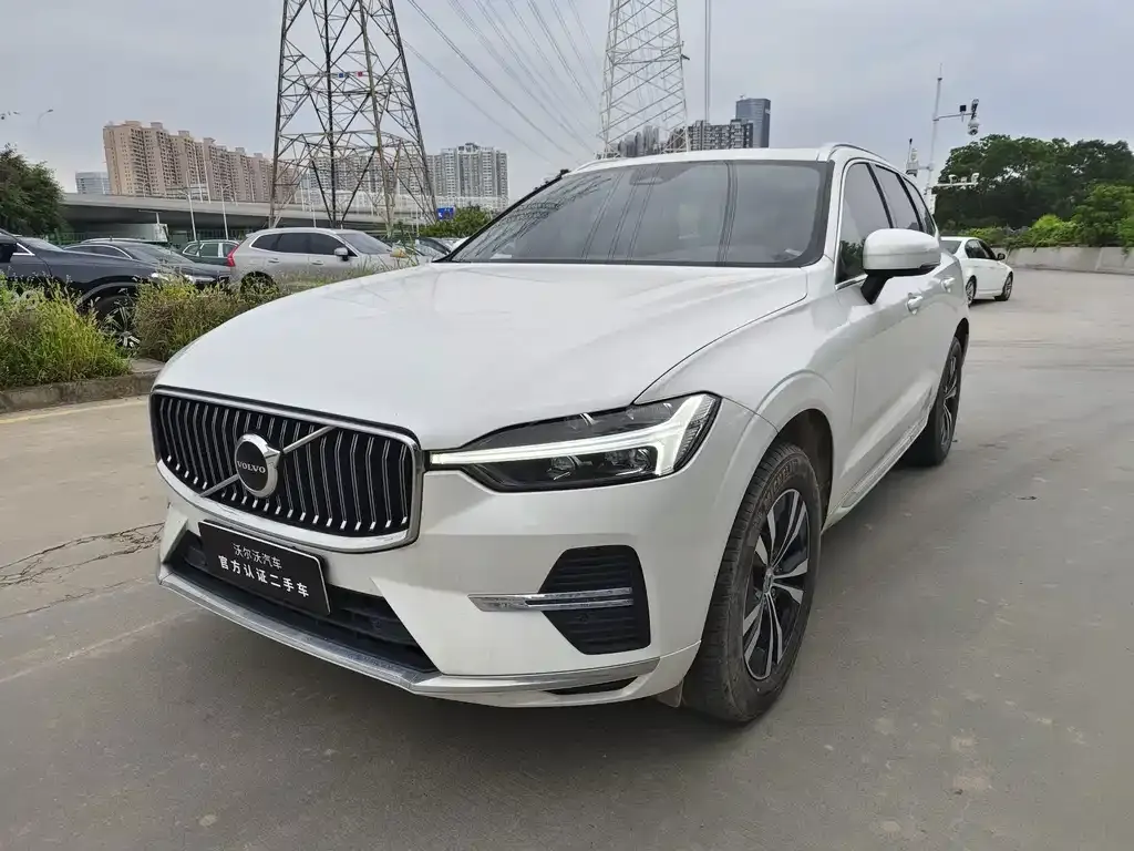 2024 Volvo XC60 4WD Luxury