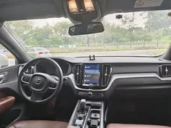 2024 Volvo XC60 4WD Luxury, белый — фото 10