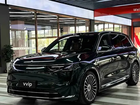 2025 Aito M8 Ultra 53.4kWh 6 192