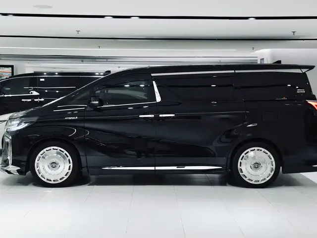 2020 Toyota Alphard Hybrid 2.5L Luxury