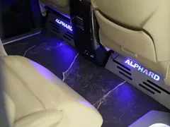 2020 Toyota Alphard Hybrid 2.5L Luxury, чёрный — фото 17