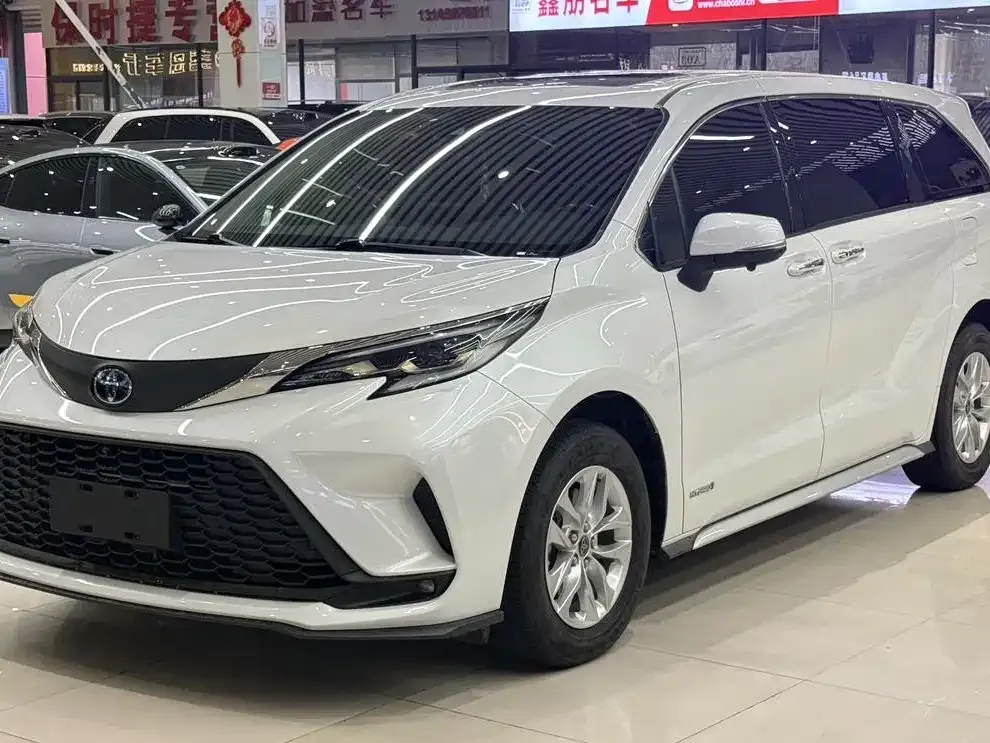 2023 Toyota Granvia 2.5L Hybrid Comfort