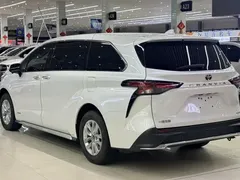 2023 Toyota Granvia 2.5L Hybrid Comfort, белый — фото 4