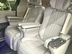 2023 Toyota Granvia 2.5L Hybrid Comfort, белый — фото 8