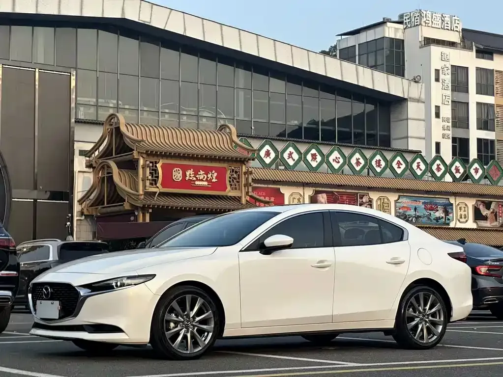 2022 Mazda 3 2.0L AT