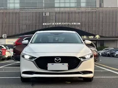 2022 Mazda 3 2.0L AT, белый — фото 2