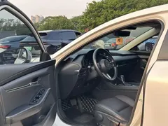 2022 Mazda 3 2.0L AT, белый — фото 4