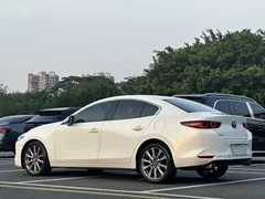 2022 Mazda 3 2.0L AT, белый — фото 16