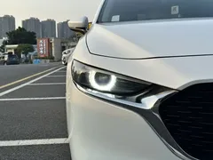 2022 Mazda 3 2.0L AT, белый — фото 17