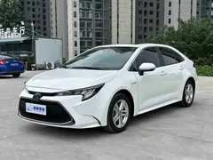 2022 Toyota Levin Hybrid 1.8H E-CVT Luxury, белый — фото 1