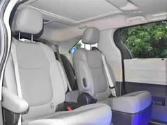 2022 Toyota Granvia 2.5L Hybrid Premium, чёрный — фото 9