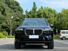 2023 BMW X7 xDrive40i Premium M Sport Package, чёрный — фото 2