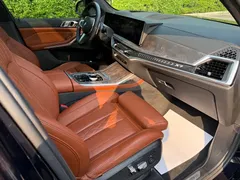 2023 BMW X7 xDrive40i Premium M Sport Package, чёрный — фото 11
