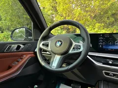 2023 BMW X7 xDrive40i Premium M Sport Package, чёрный — фото 13