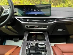 2023 BMW X7 xDrive40i Premium M Sport Package, чёрный — фото 15