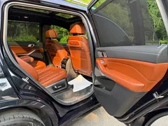 2023 BMW X7 xDrive40i Premium M Sport Package, чёрный — фото 17
