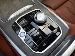 2023 BMW X7 xDrive40i Premium M Sport Package, чёрный — фото 19