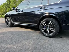 2023 BMW X7 xDrive40i Premium M Sport Package, чёрный — фото 27