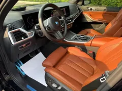 2023 BMW X7 xDrive40i Premium M Sport Package, чёрный — фото 31