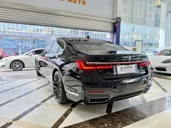 2021 BMW 7 Series 7 740Li M, чёрный — фото 17