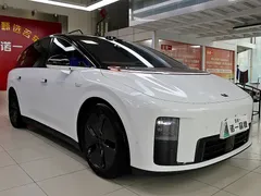 2025 Li Auto i8 Standard, белый — фото 3