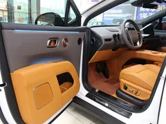 2025 Li Auto i8 Standard, белый — фото 10