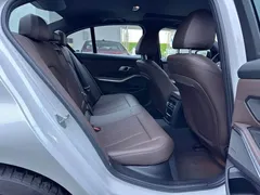 2023 BMW 3 Series 3 330i M, белый — фото 15