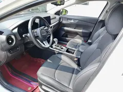 2021 Kia Cerato 1.5L CVT Youth, белый — фото 7