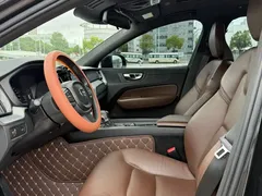 2021 Volvo XC60 T5 4WD Luxury, чёрный — фото 4
