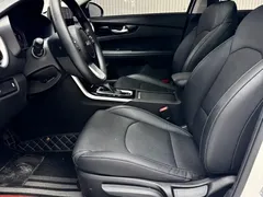 2021 Kia Cerato 1.5L CVT Fashion, белый — фото 9