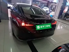 2022 Lexus ES 200, чёрный — фото 6