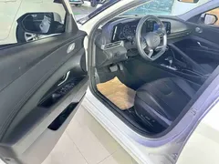 2022 Hyundai Elantra 1.5L CVT GLX Elite, белый — фото 10