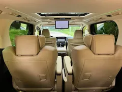 2021 Toyota Alphard Hybrid 2.5L Premium, белый — фото 10