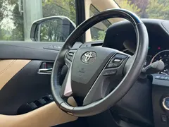2021 Toyota Alphard Hybrid 2.5L Premium, белый — фото 13