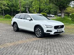 2022 Volvo V90 Cross Country B5 AWD, белый — фото 3