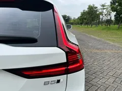2022 Volvo V90 Cross Country B5 AWD, белый — фото 18
