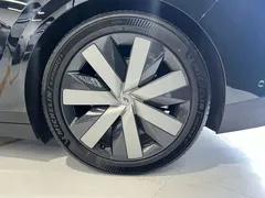 2025 Li Auto i6 4WD, чёрный — фото 14