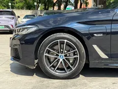 2022 BMW 5 Series 5 535Le M, чёрный — фото 17