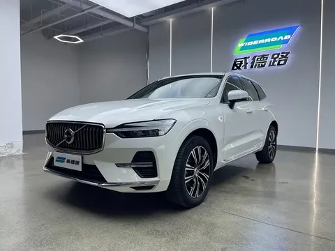 2022 Volvo XC60 4WD Luxury