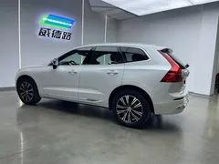 2022 Volvo XC60 4WD Luxury, белый — фото 5