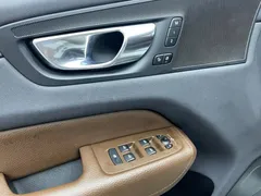 2022 Volvo XC60 4WD Luxury, белый — фото 9