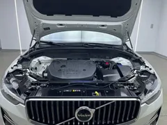 2022 Volvo XC60 4WD Luxury, белый — фото 10