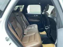 2022 Volvo XC60 4WD Luxury, белый — фото 14