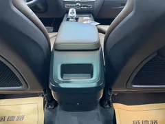 2022 Volvo XC60 4WD Luxury, белый — фото 18