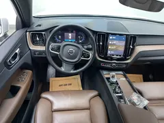 2022 Volvo XC60 4WD Luxury, белый — фото 24
