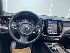 2022 Volvo XC60 4WD Luxury, белый — фото 25