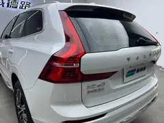 2022 Volvo XC60 4WD Luxury, белый — фото 31