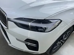 2022 Volvo XC60 4WD Luxury, белый — фото 33