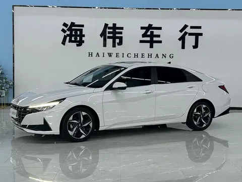 2022 Hyundai Elantra 1.5L CVT LUX Premium