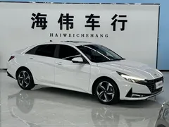 2022 Hyundai Elantra 1.5L CVT LUX Premium, белый — фото 3